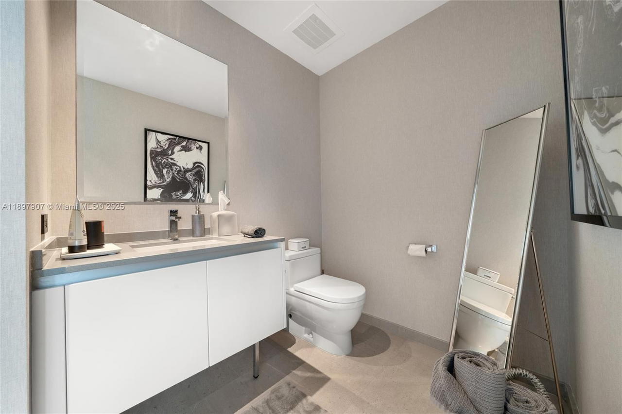 Real estate property located at 88 7th St #3910, Miami-dade, Rise Condo, Miami, FL