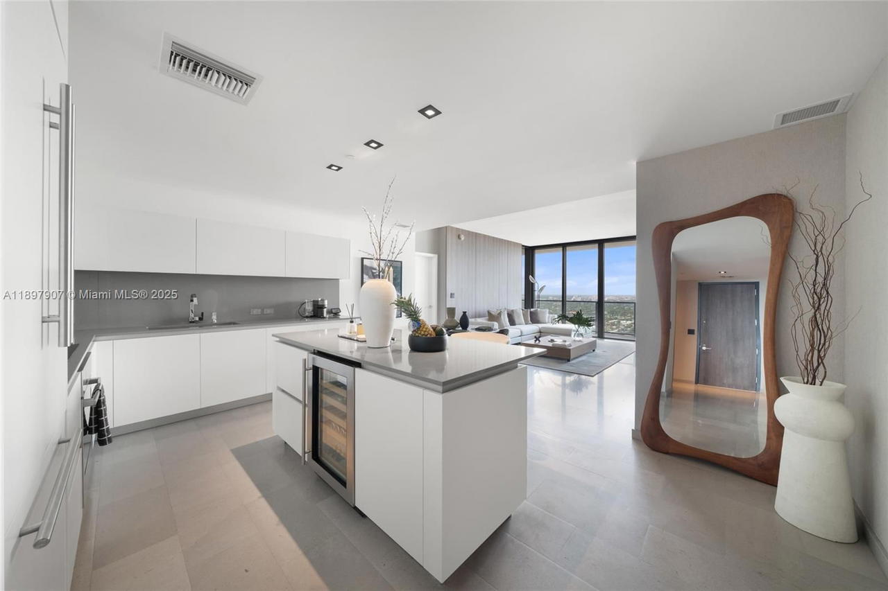 Real estate property located at 88 7th St #3910, Miami-dade, Rise Condo, Miami, FL