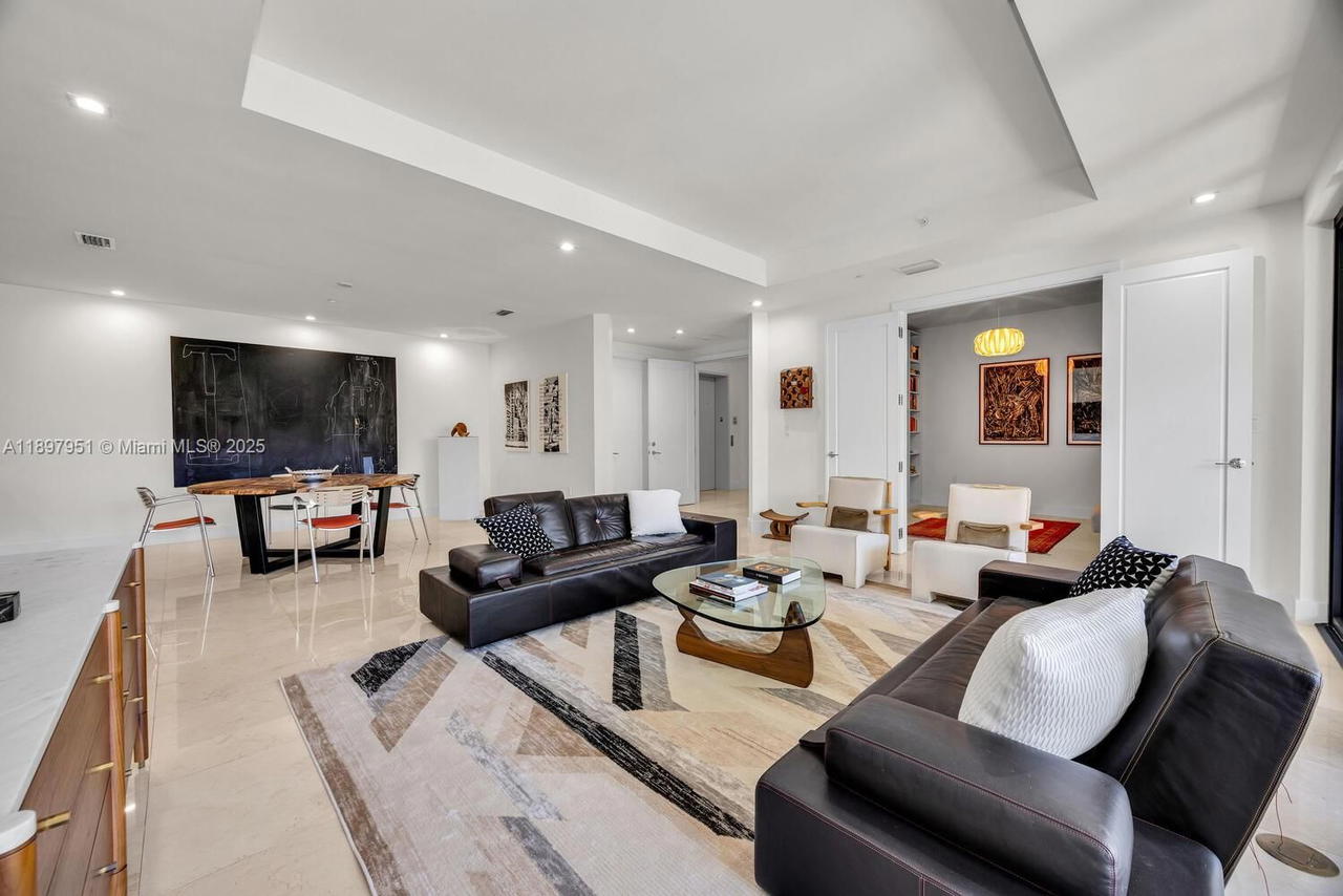 Real estate property located at 718 Valencia Ave #207, Miami-dade, Biltmore Parc Condo, Coral Gables, FL