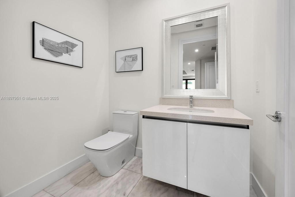 Real estate property located at 718 Valencia Ave #207, Miami-dade, Biltmore Parc Condo, Coral Gables, FL