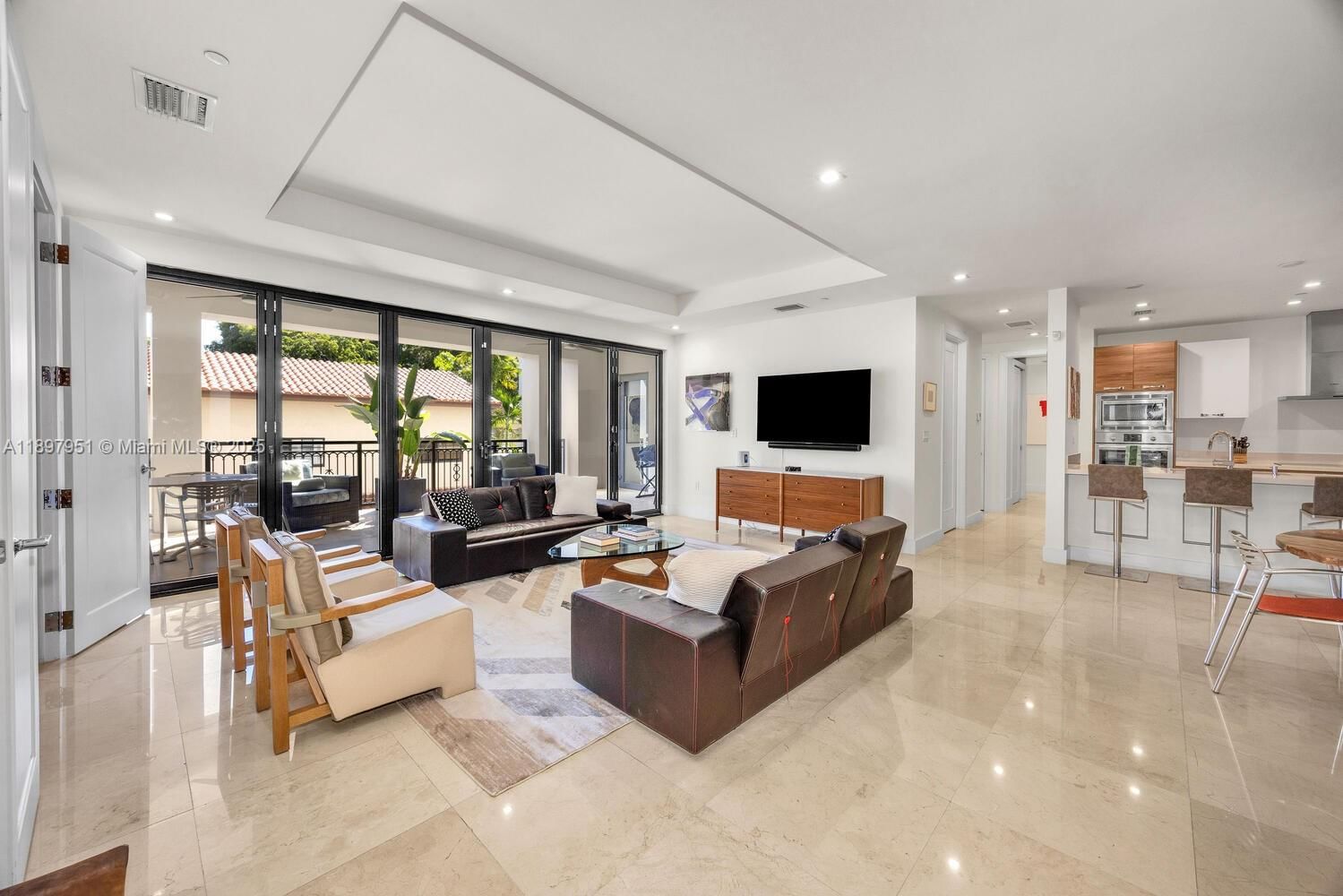 Real estate property located at 718 Valencia Ave #207, Miami-dade, Biltmore Parc Condo, Coral Gables, FL