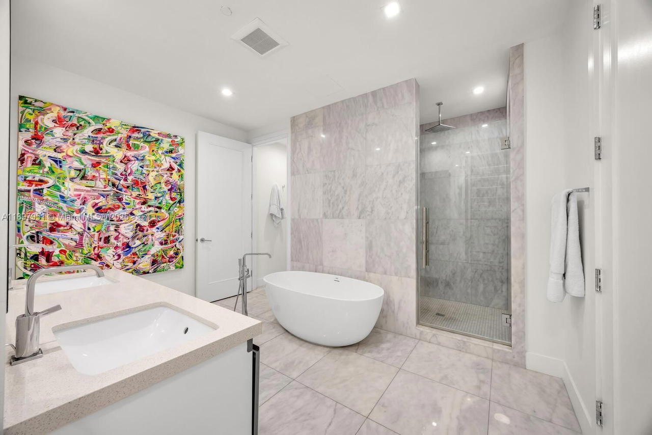 Real estate property located at 718 Valencia Ave #207, Miami-dade, Biltmore Parc Condo, Coral Gables, FL