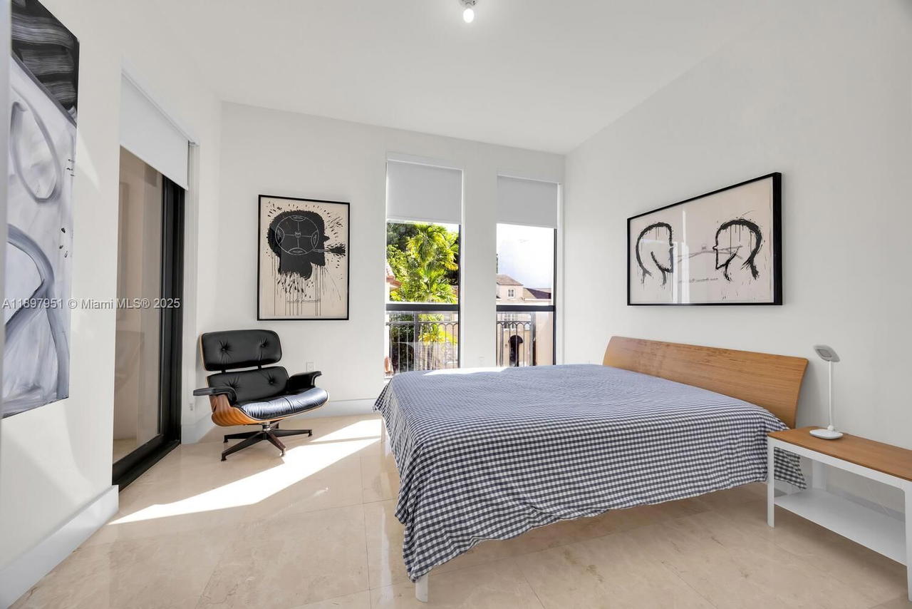 Real estate property located at 718 Valencia Ave #207, Miami-dade, Biltmore Parc Condo, Coral Gables, FL