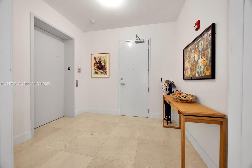 Real estate property located at 718 Valencia Ave #207, Miami-dade, Biltmore Parc Condo, Coral Gables, FL