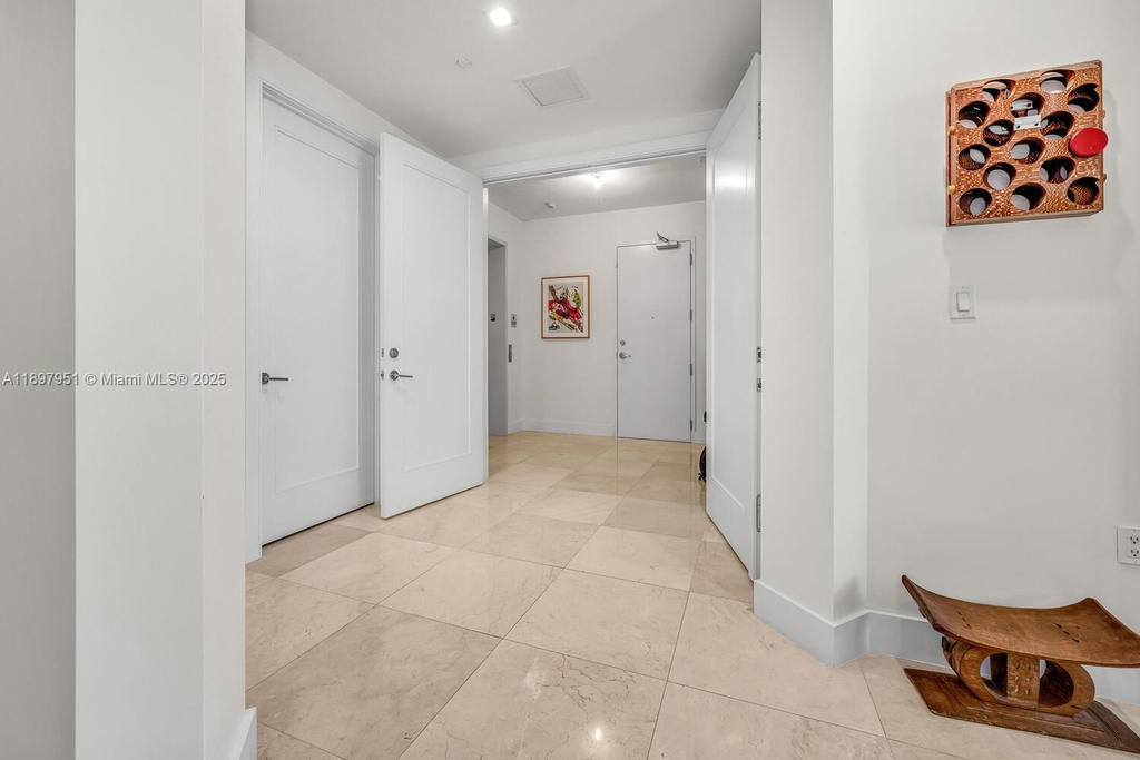 Real estate property located at 718 Valencia Ave #207, Miami-dade, Biltmore Parc Condo, Coral Gables, FL