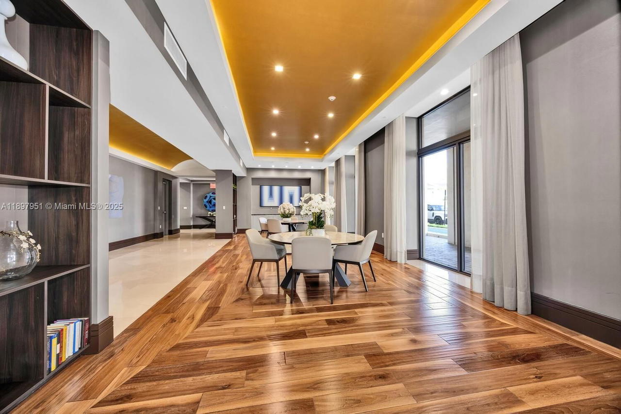 Real estate property located at 718 Valencia Ave #207, Miami-dade, Biltmore Parc Condo, Coral Gables, FL