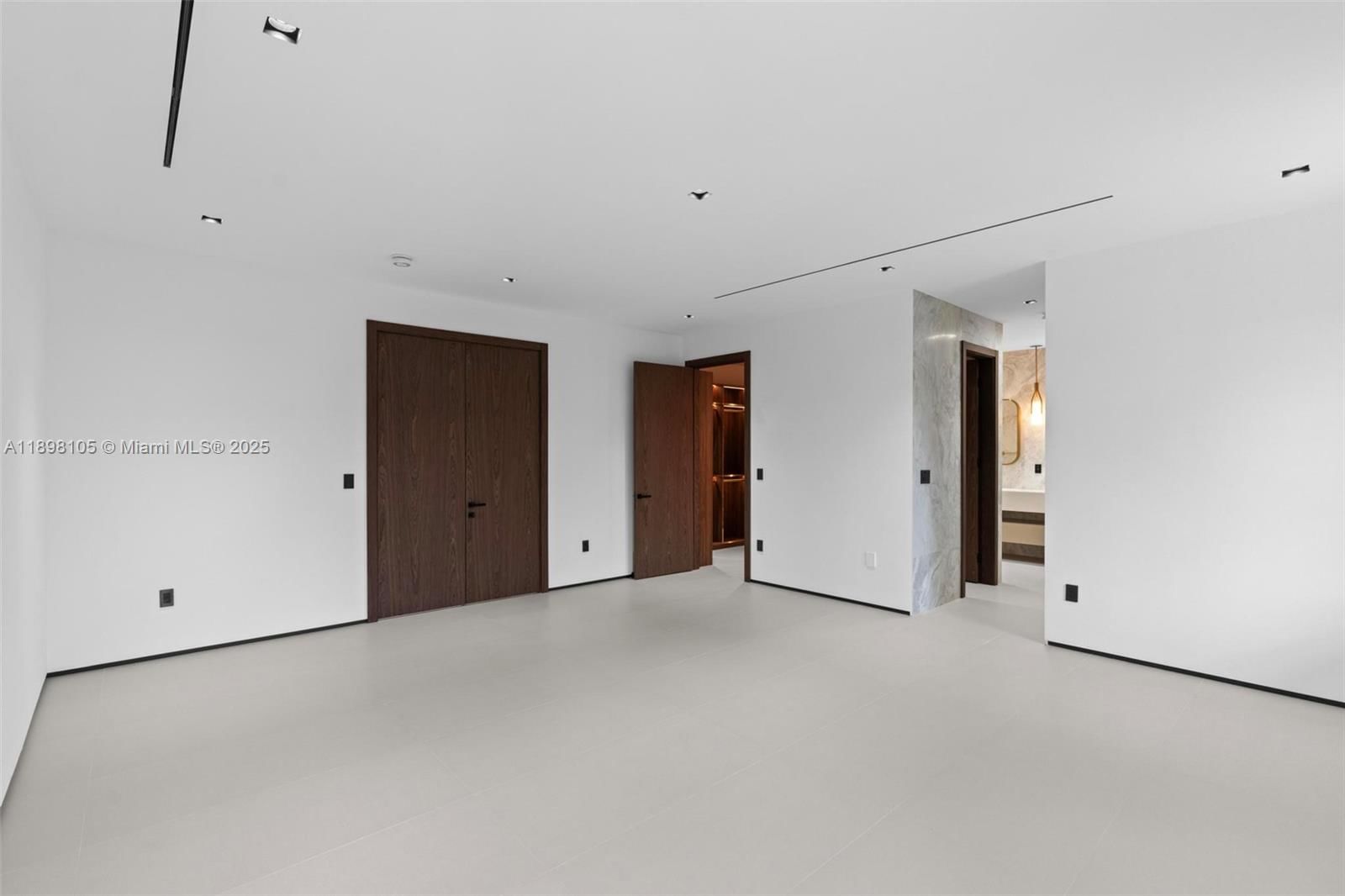 Real estate property located at 7755 85th Ct, Miami-dade, Aurelia Sub, Miami, FL