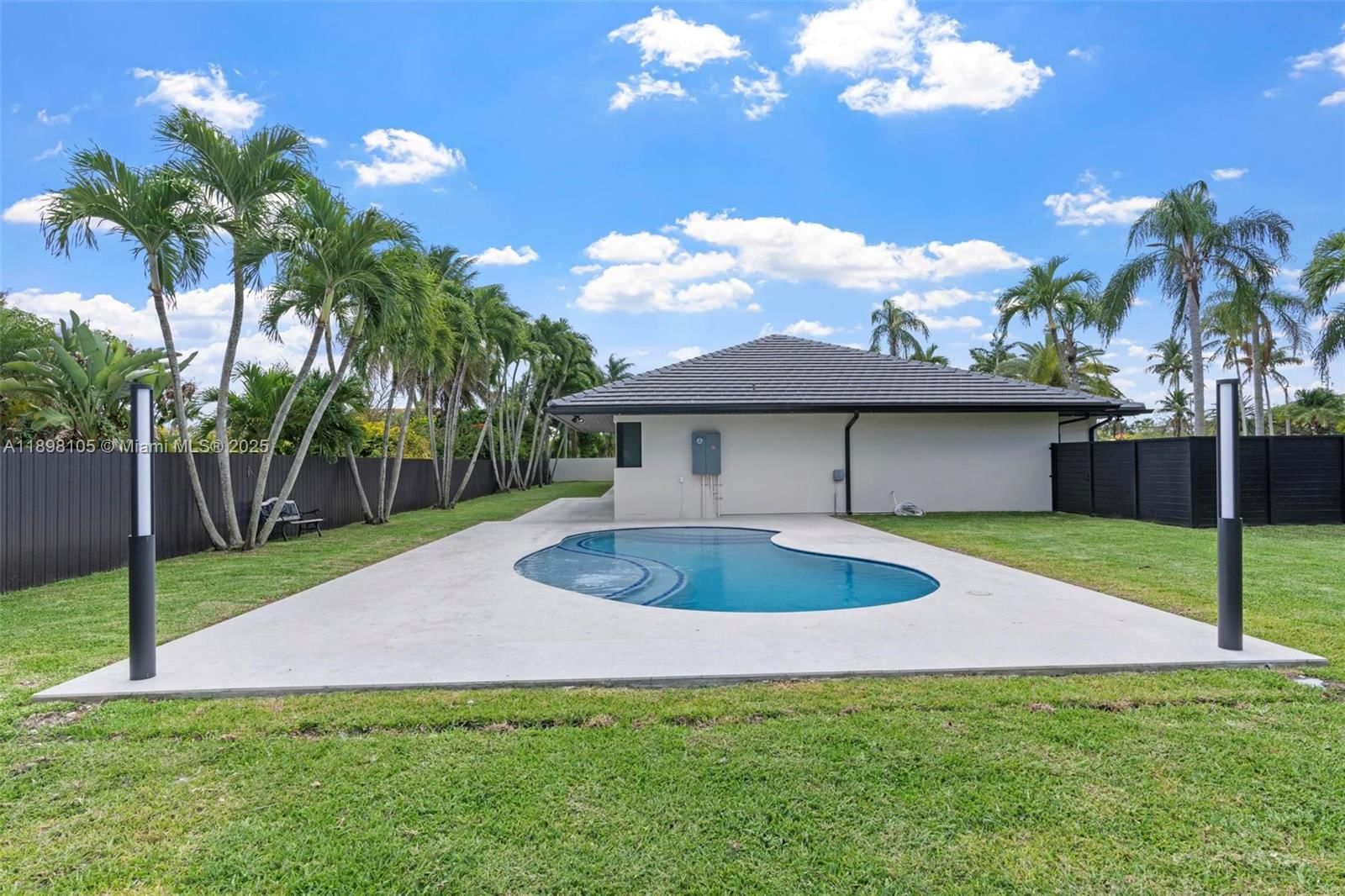 Real estate property located at 7755 85th Ct, Miami-dade, Aurelia Sub, Miami, FL
