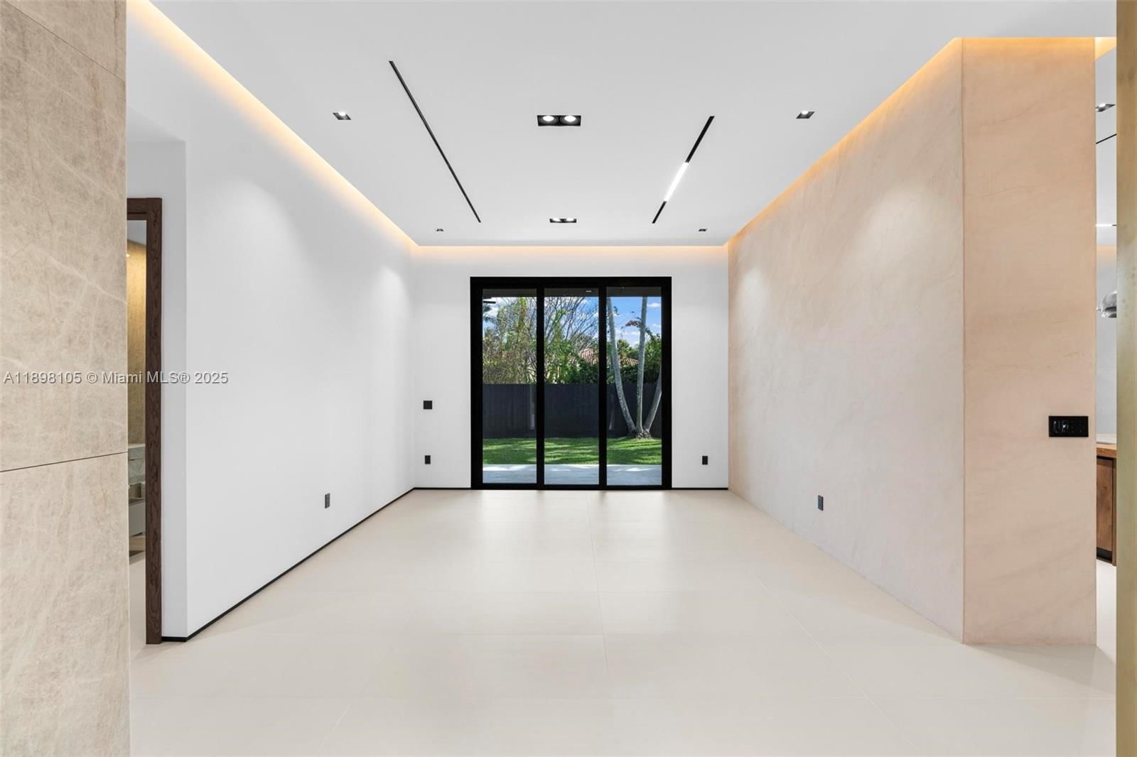 Real estate property located at 7755 85th Ct, Miami-dade, Aurelia Sub, Miami, FL