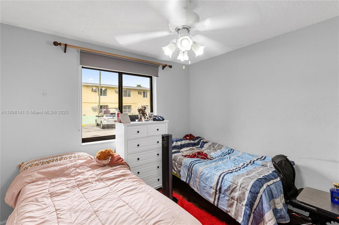 Real estate property located at 1530 2nd St #106, Miami-dade, Villa Del Sol Condo, Miami, FL