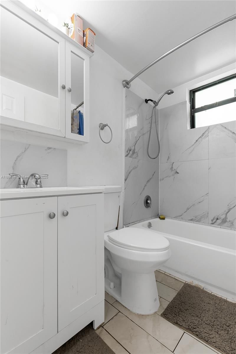 Real estate property located at 1530 2nd St #106, Miami-dade, Villa Del Sol Condo, Miami, FL