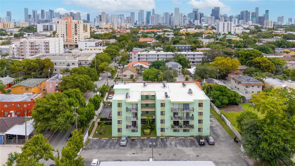 Real estate property located at 1530 2nd St #106, Miami-dade, Villa Del Sol Condo, Miami, FL