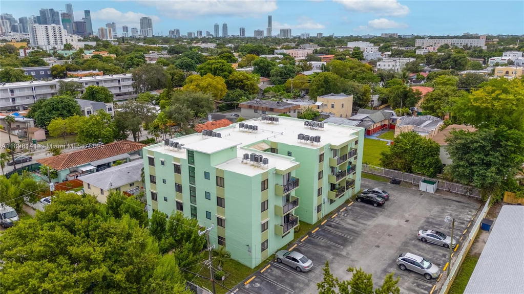 Real estate property located at 1530 2nd St #106, Miami-dade, Villa Del Sol Condo, Miami, FL