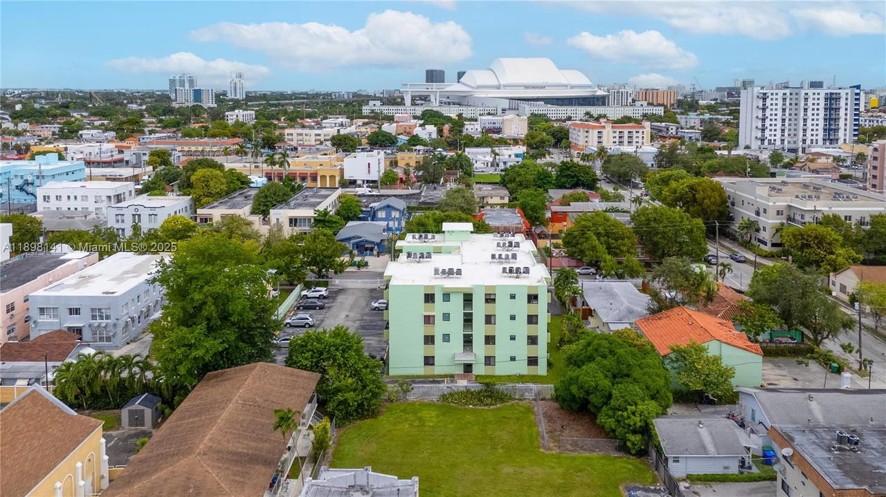 Real estate property located at 1530 2nd St #106, Miami-dade, Villa Del Sol Condo, Miami, FL