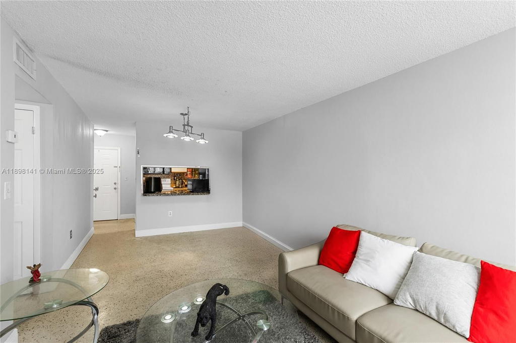 Real estate property located at 1530 2nd St #106, Miami-dade, Villa Del Sol Condo, Miami, FL