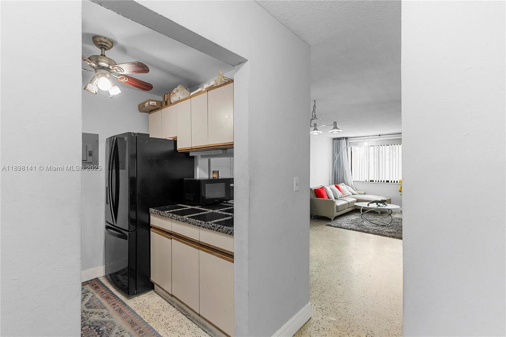 Real estate property located at 1530 2nd St #106, Miami-dade, Villa Del Sol Condo, Miami, FL