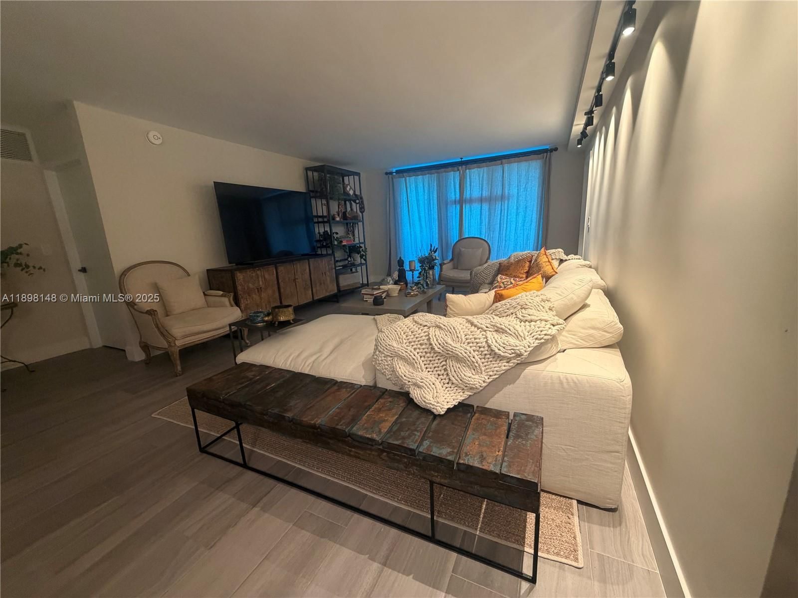 Real estate property located at 1121 Crandon Blvd E504, Miami-dade, Towers Of Key Biscayne Co, Key Biscayne, FL