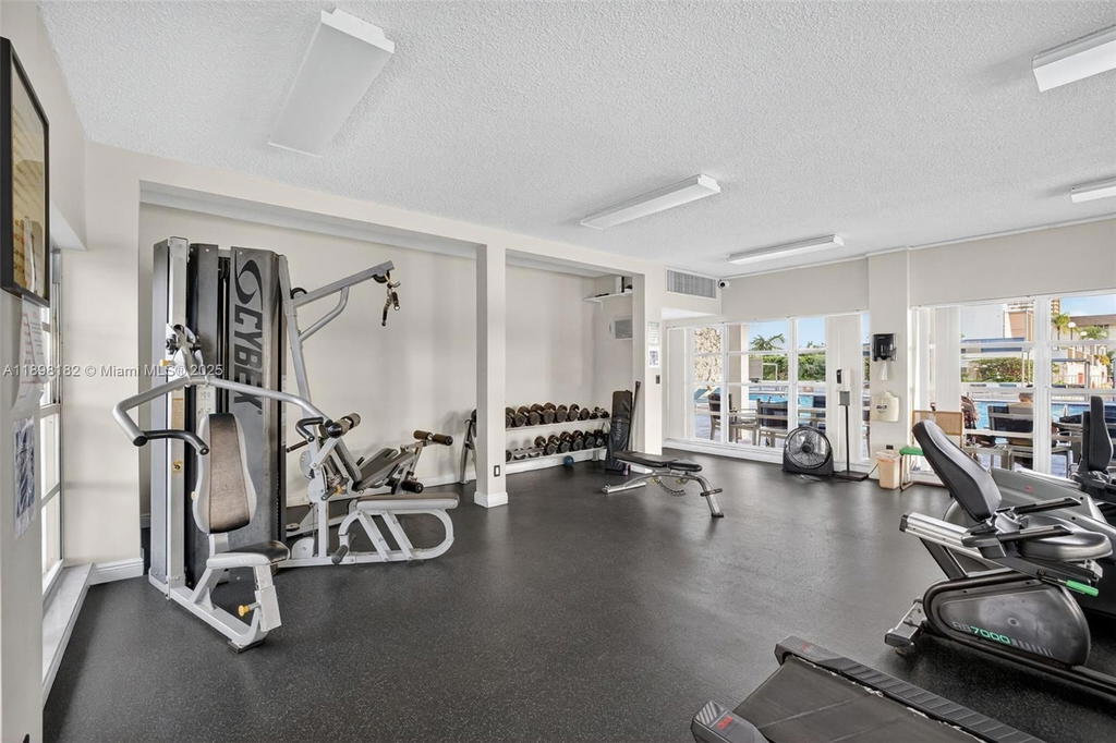 Real estate property located at 1833 Ocean Dr #1004, Broward, Plaza Towers North Condo, Hallandale Beach, FL