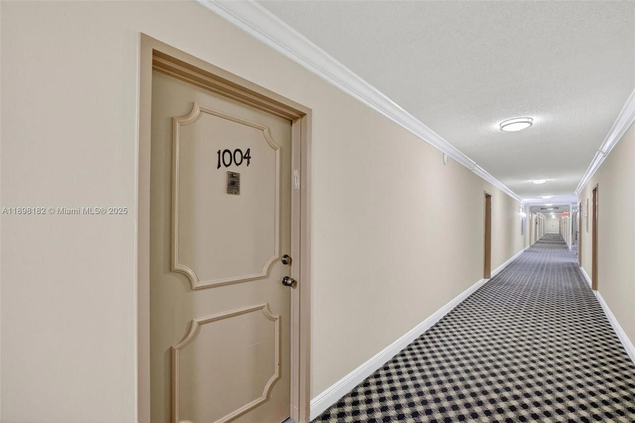 Real estate property located at 1833 Ocean Dr #1004, Broward, Plaza Towers North Condo, Hallandale Beach, FL