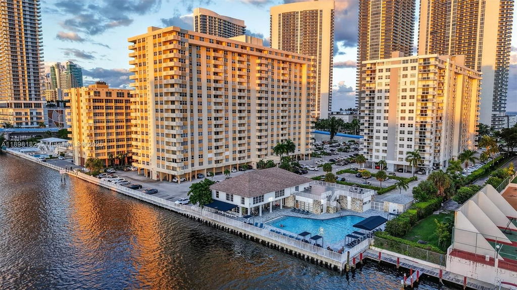 Real estate property located at 1833 Ocean Dr #1004, Broward, Plaza Towers North Condo, Hallandale Beach, FL