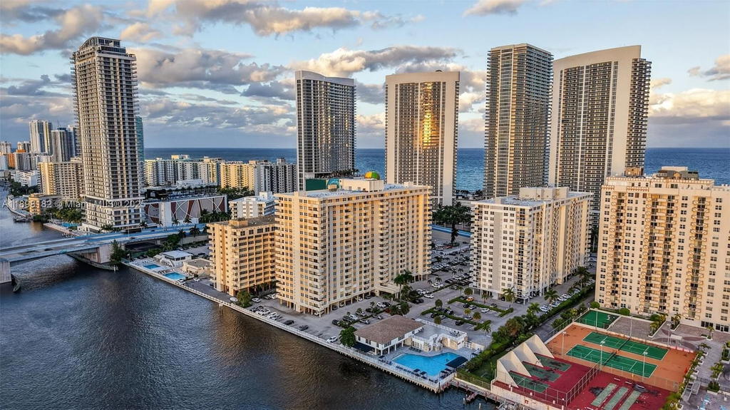 Real estate property located at 1833 Ocean Dr #1004, Broward, Plaza Towers North Condo, Hallandale Beach, FL