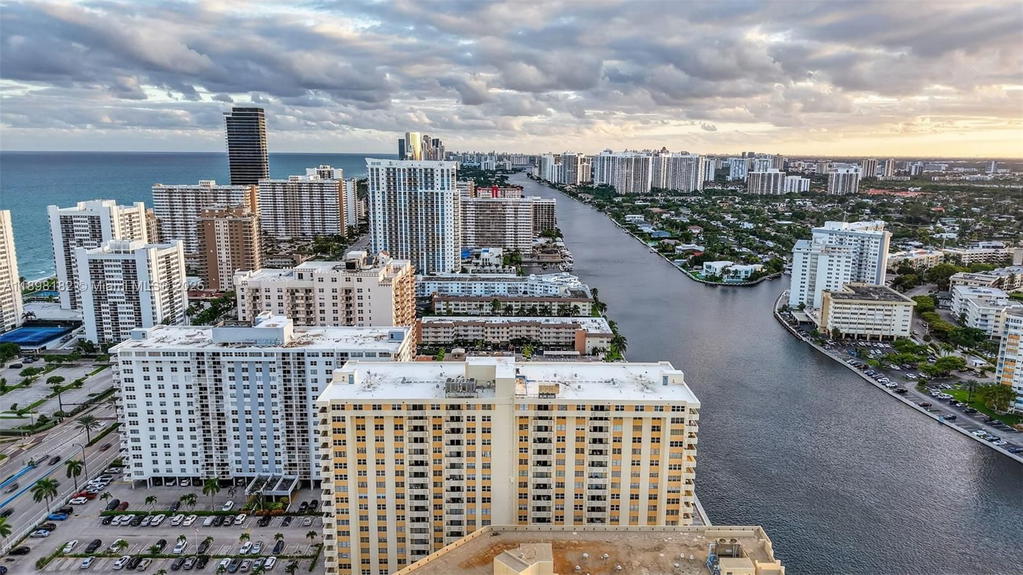 Real estate property located at 1833 Ocean Dr #1004, Broward, Plaza Towers North Condo, Hallandale Beach, FL