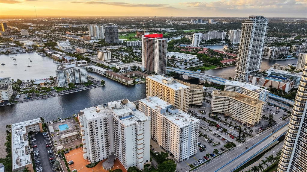 Real estate property located at 1833 Ocean Dr #1004, Broward, Plaza Towers North Condo, Hallandale Beach, FL