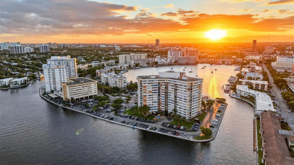Real estate property located at 1833 Ocean Dr #1004, Broward, Plaza Towers North Condo, Hallandale Beach, FL