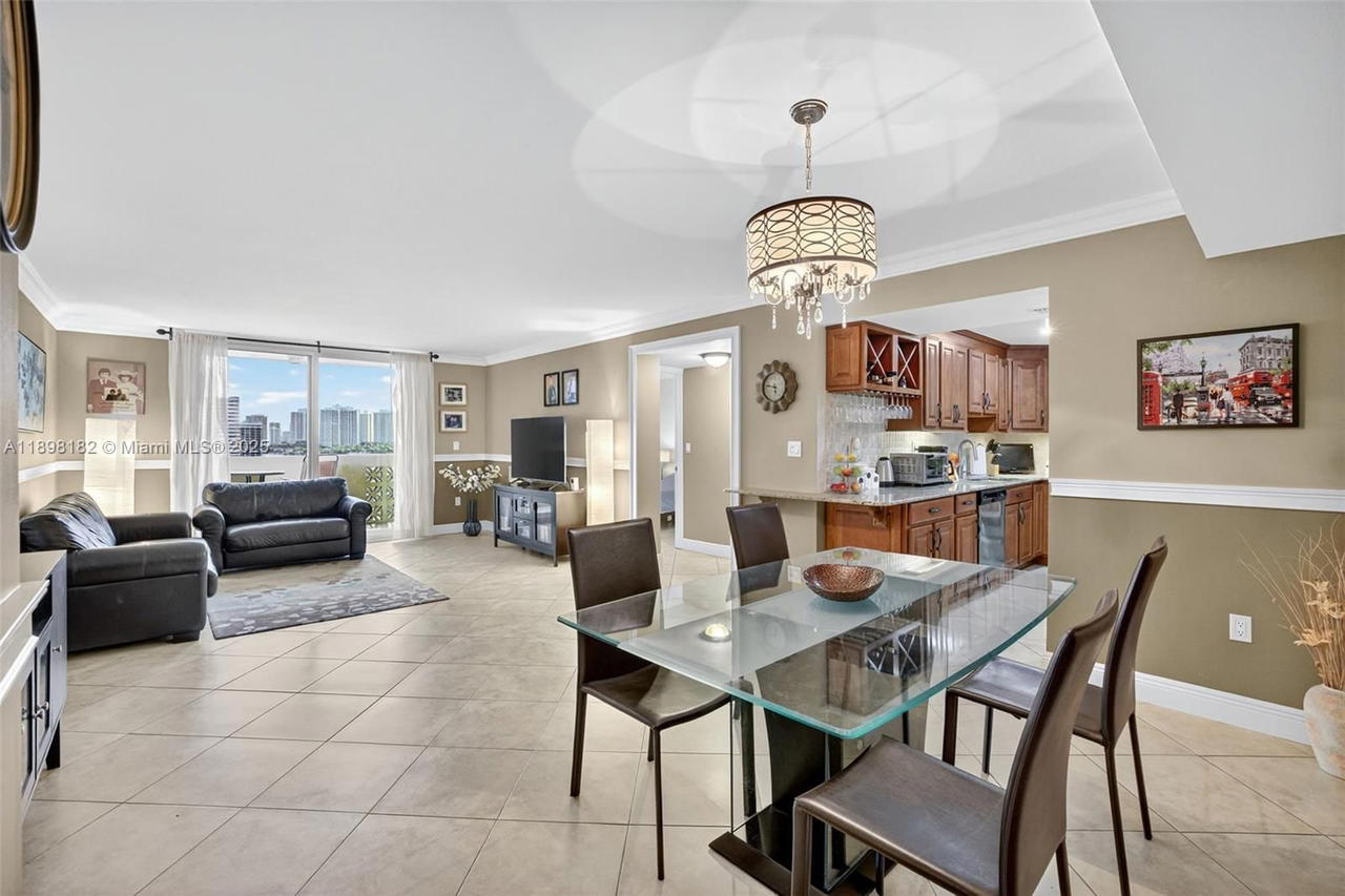 Real estate property located at 1833 Ocean Dr #1004, Broward, Plaza Towers North Condo, Hallandale Beach, FL