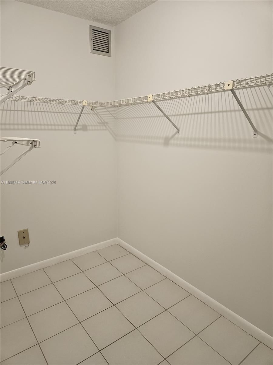 Real estate property located at 6085 Balboa Cir #403, Palm Beach, Whitehall Condo At Camino, Boca Raton, FL