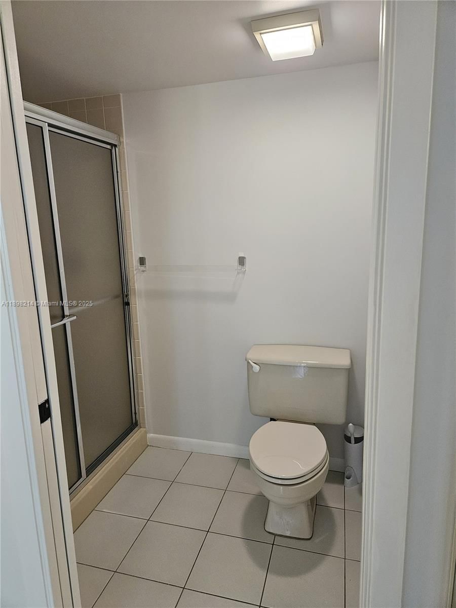 Real estate property located at 6085 Balboa Cir #403, Palm Beach, Whitehall Condo At Camino, Boca Raton, FL