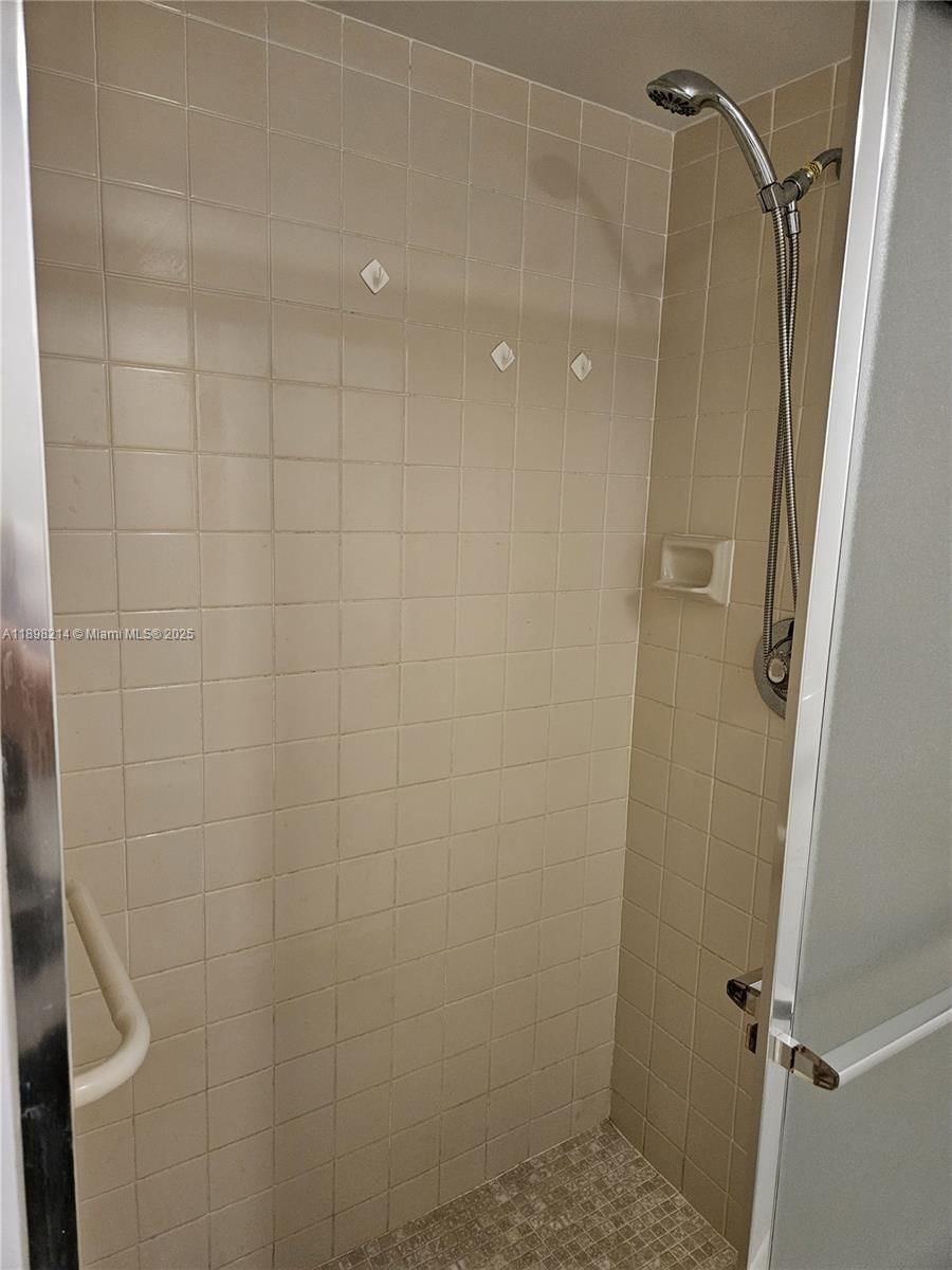 Real estate property located at 6085 Balboa Cir #403, Palm Beach, Whitehall Condo At Camino, Boca Raton, FL