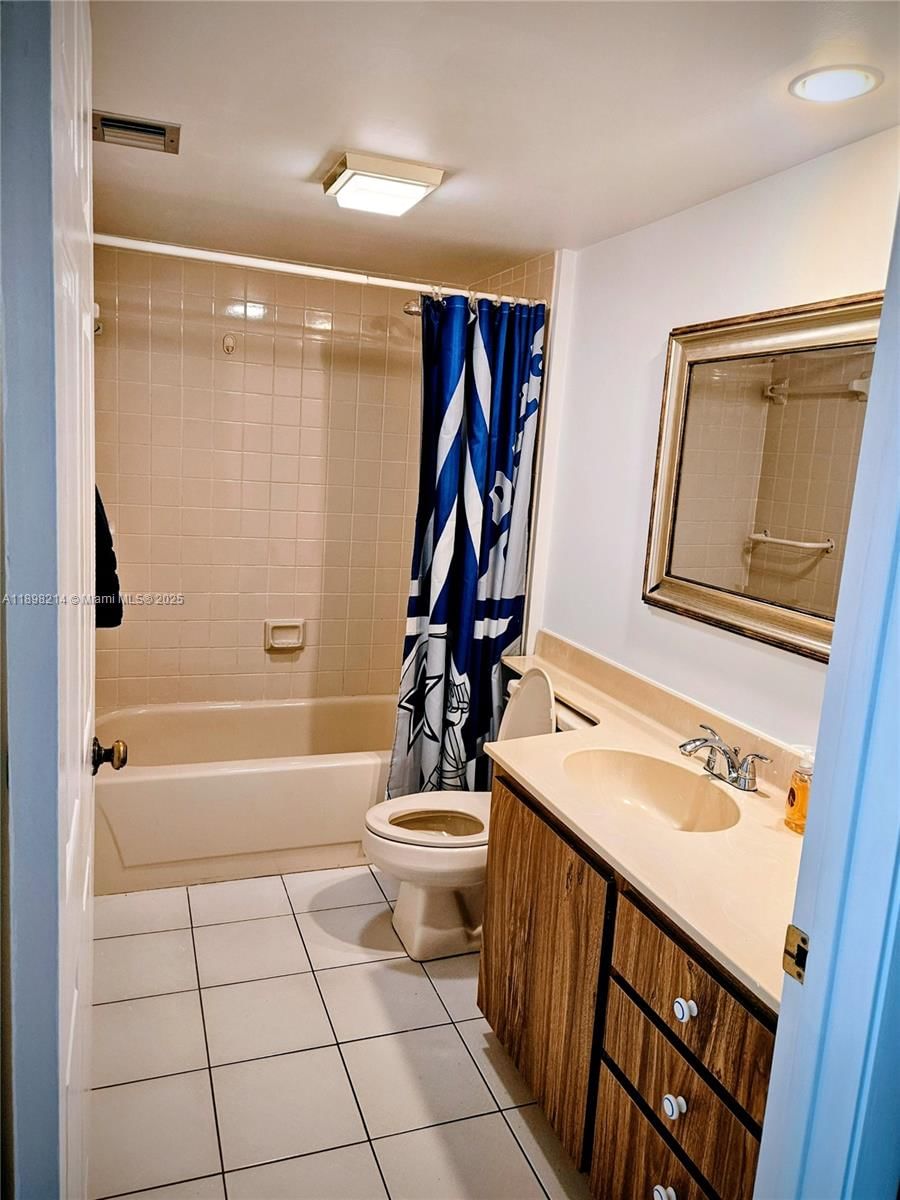 Real estate property located at 6085 Balboa Cir #403, Palm Beach, Whitehall Condo At Camino, Boca Raton, FL