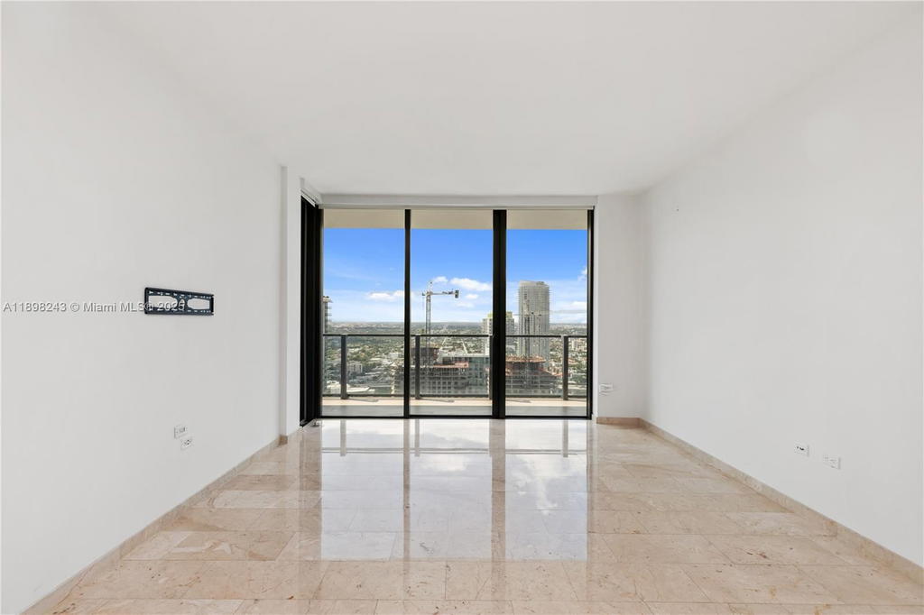Real estate property located at 68 6th St #3906, Miami-dade, Reach Condo, Miami, FL