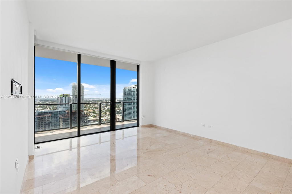 Real estate property located at 68 6th St #3906, Miami-dade, Reach Condo, Miami, FL