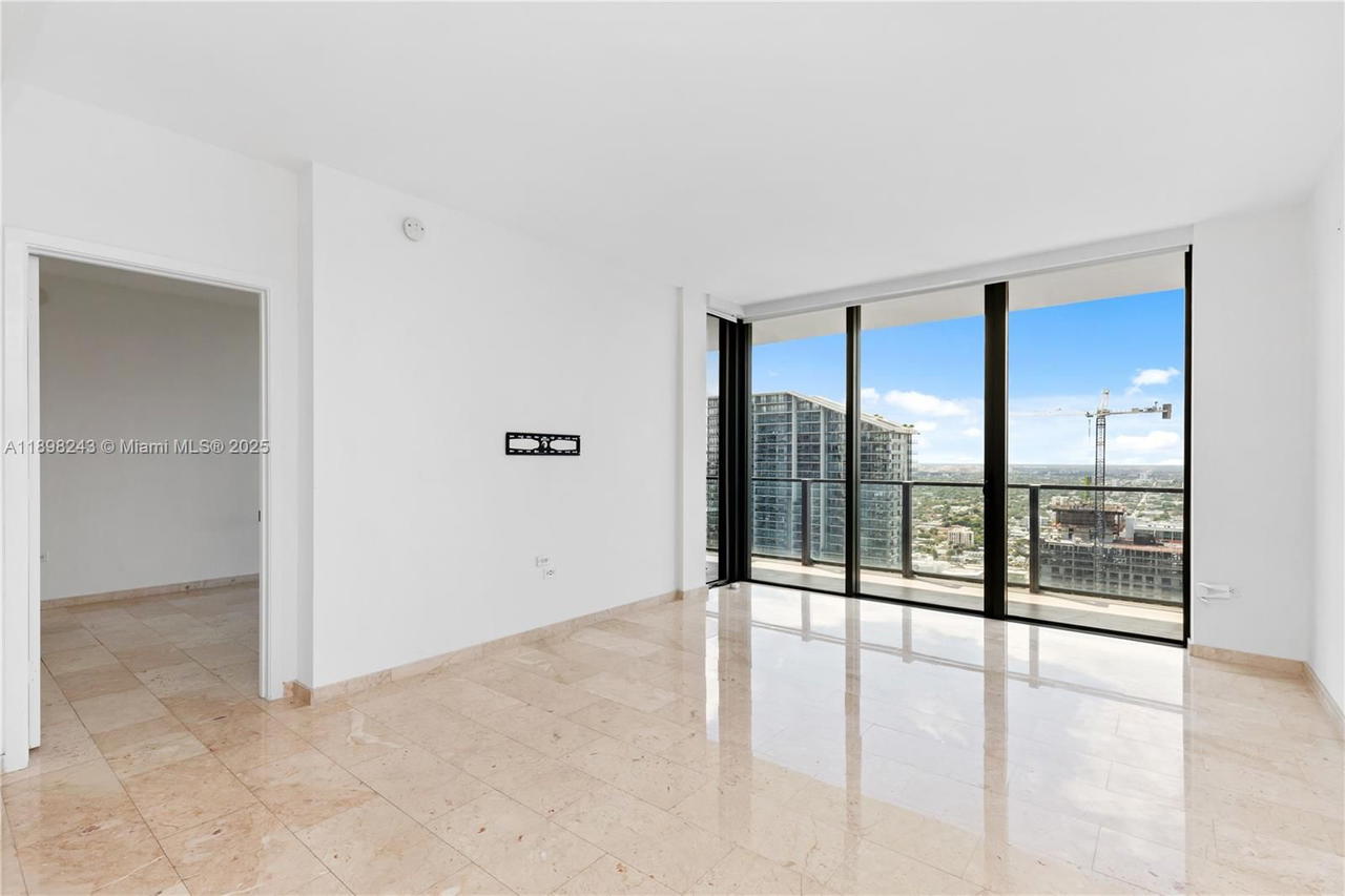 Real estate property located at 68 6th St #3906, Miami-dade, Reach Condo, Miami, FL