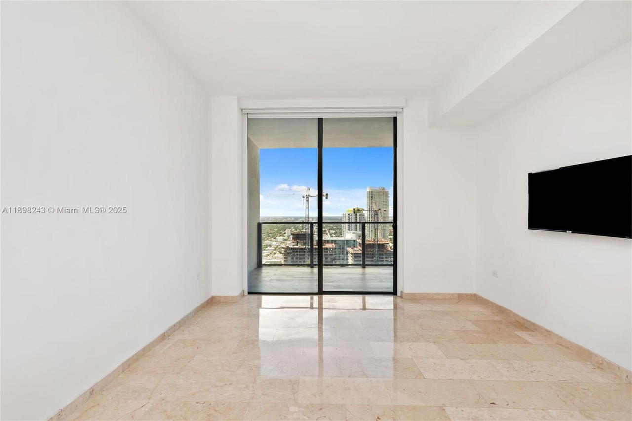 Real estate property located at 68 6th St #3906, Miami-dade, Reach Condo, Miami, FL