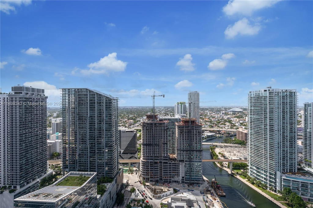 Real estate property located at 68 6th St #3906, Miami-dade, Reach Condo, Miami, FL