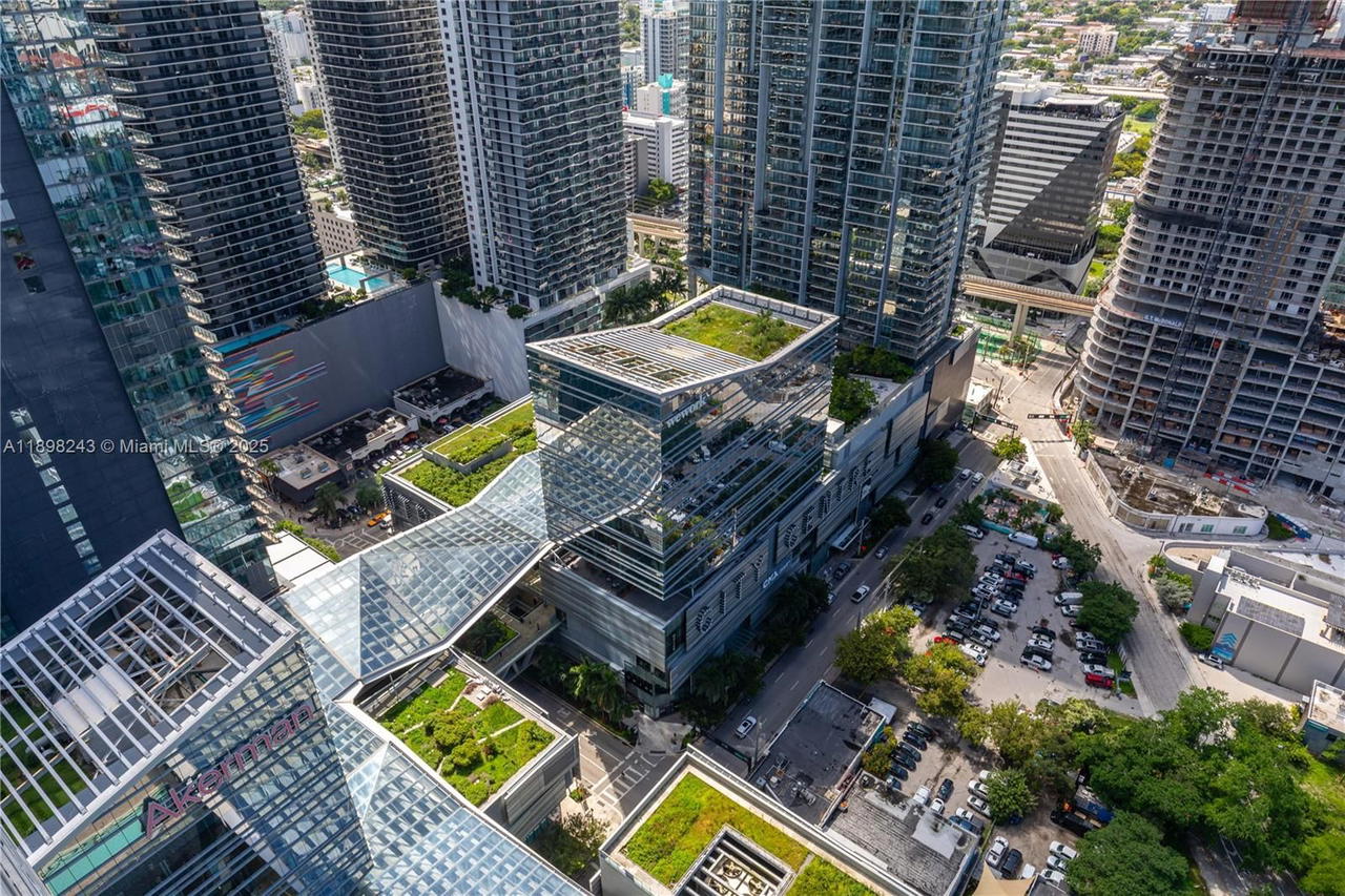 Real estate property located at 68 6th St #3906, Miami-dade, Reach Condo, Miami, FL