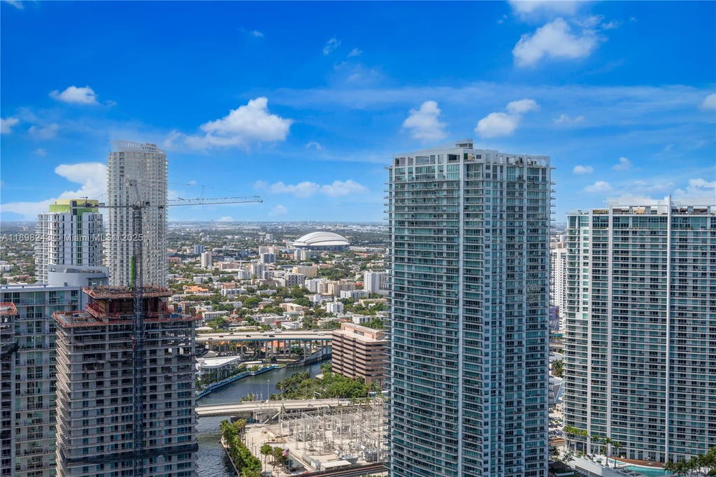 Real estate property located at 68 6th St #3906, Miami-dade, Reach Condo, Miami, FL