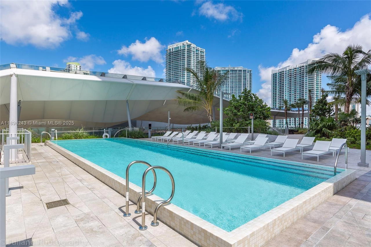 Real estate property located at 68 6th St #3906, Miami-dade, Reach Condo, Miami, FL
