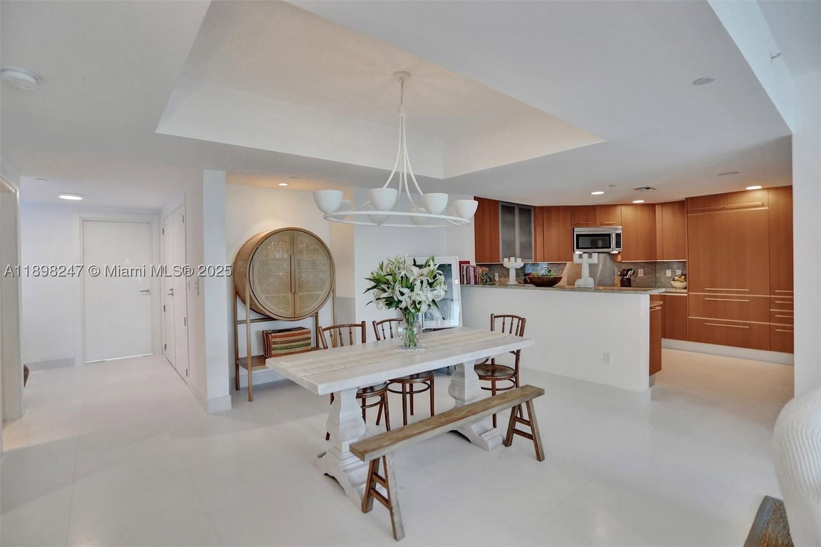 Real estate property located at 2627 Bayshore Dr #506, Miami-dade, Grovenor House Condo, Coconut Grove, FL