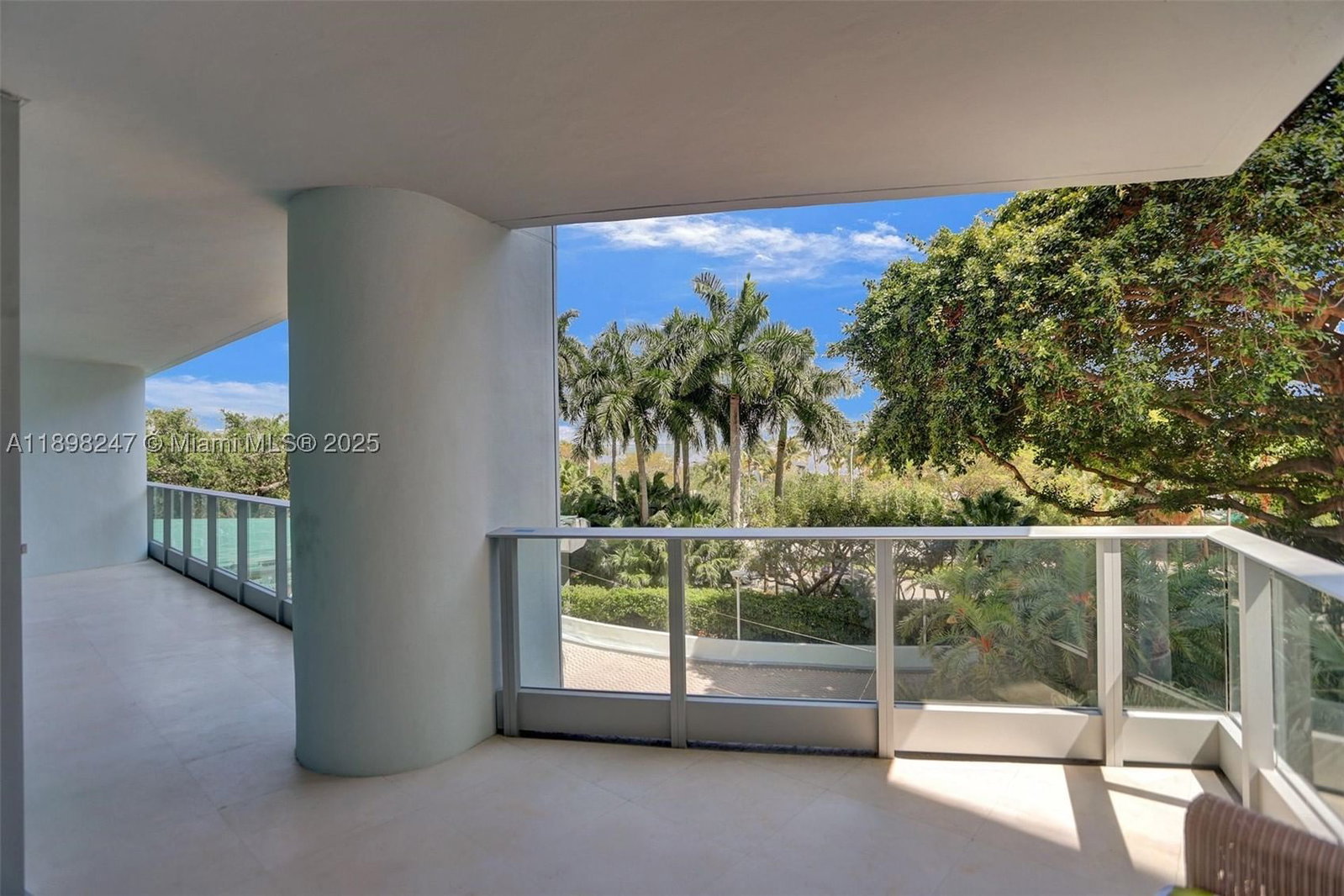 Real estate property located at 2627 Bayshore Dr #506, Miami-dade, Grovenor House Condo, Coconut Grove, FL