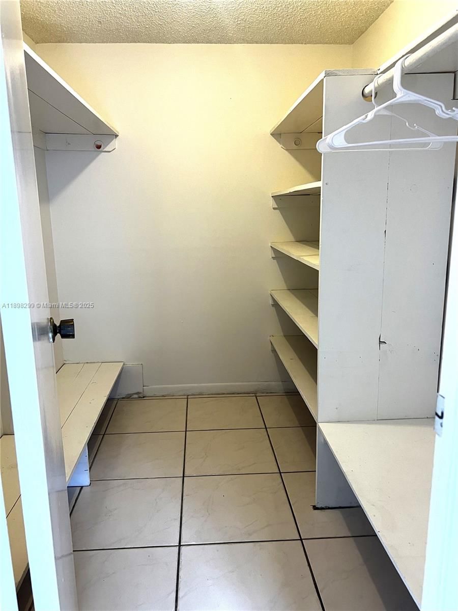 Real estate property located at 10090 80th Ct #1155, Miami-dade, Samari Lake East Condo, Hialeah Gardens, FL