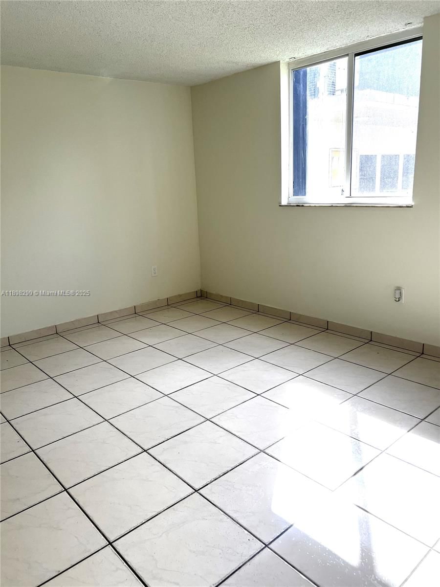 Real estate property located at 10090 80th Ct #1155, Miami-dade, Samari Lake East Condo, Hialeah Gardens, FL