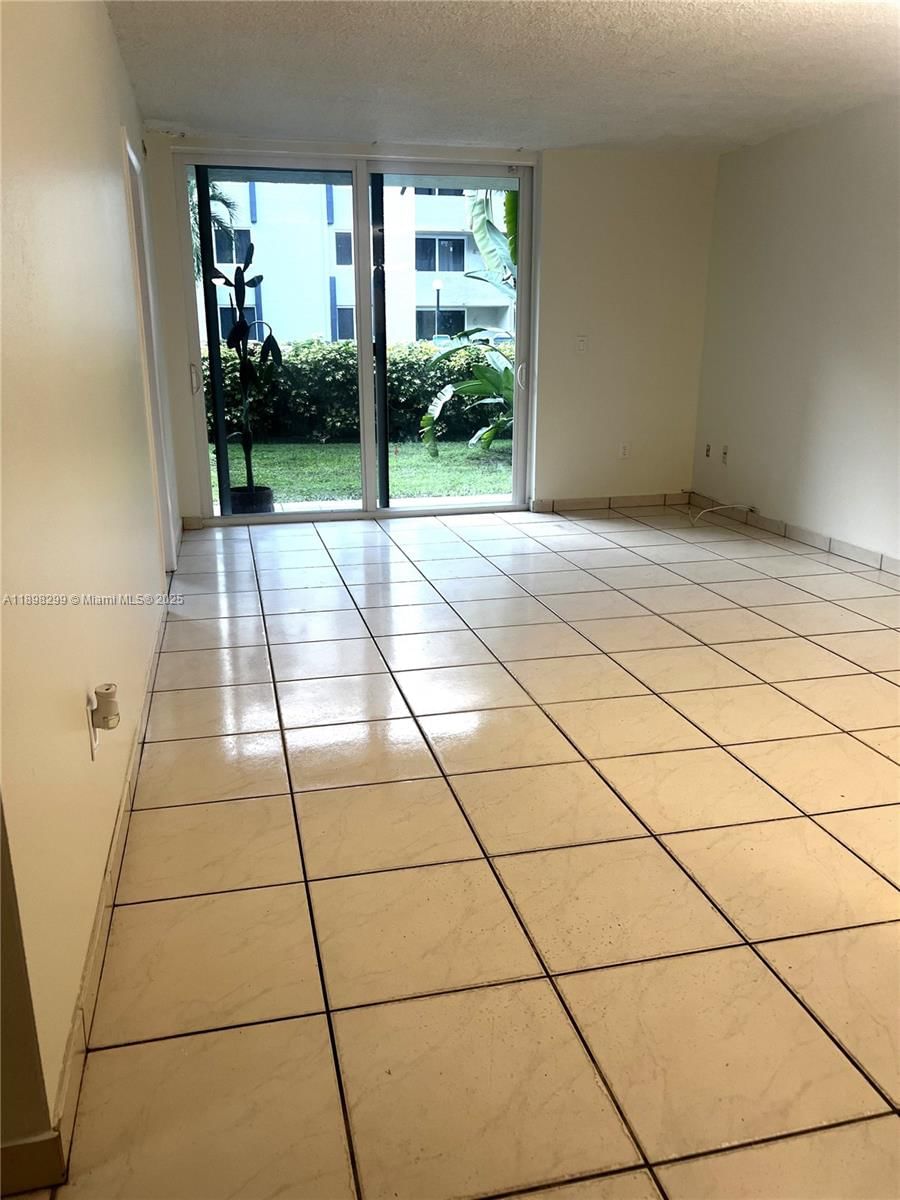 Real estate property located at 10090 80th Ct #1155, Miami-dade, Samari Lake East Condo, Hialeah Gardens, FL