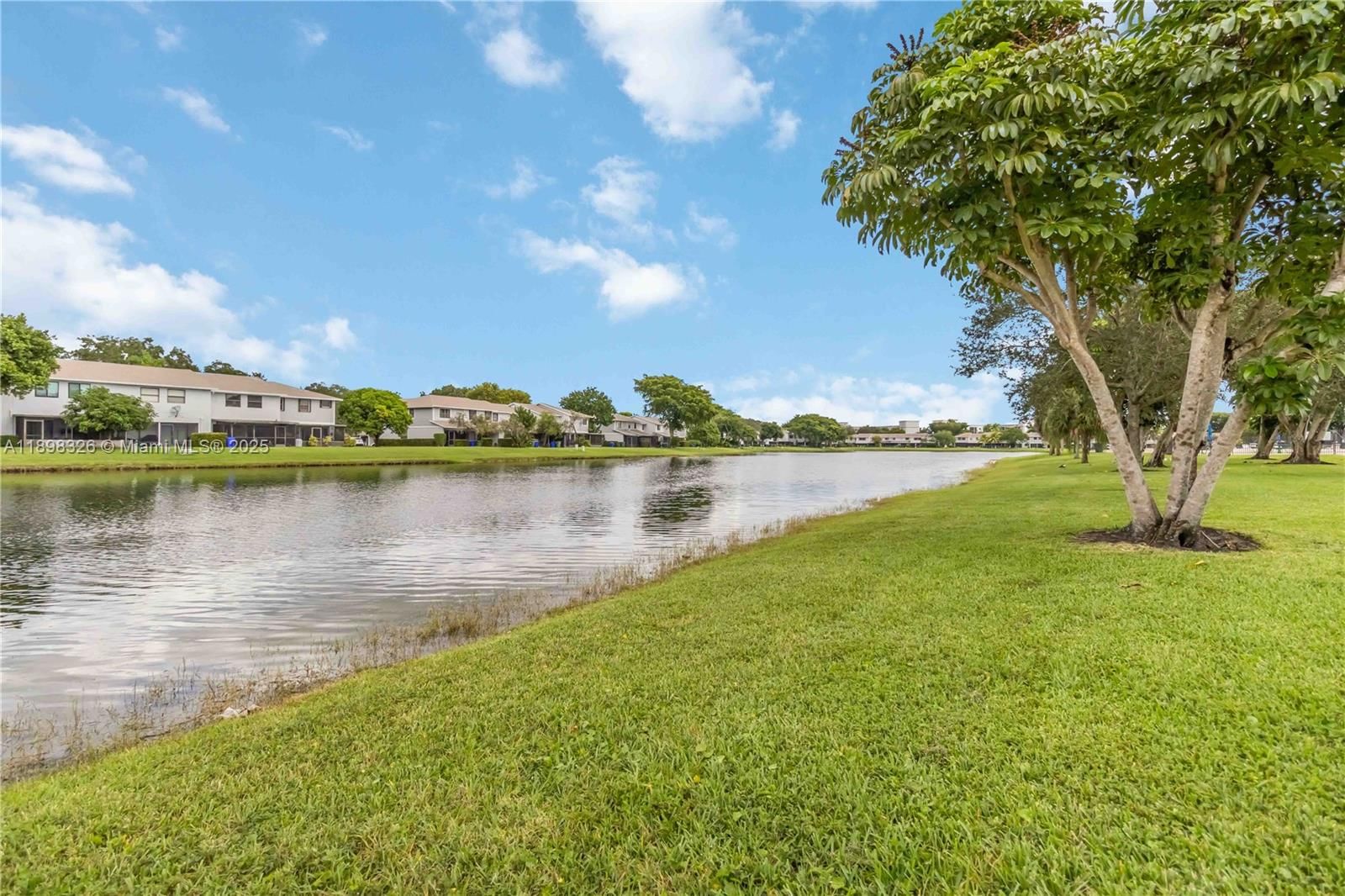 Real estate property located at 230 106th Ter, Broward, Pembroke Pointe Sec One, Pembroke Pines, FL
