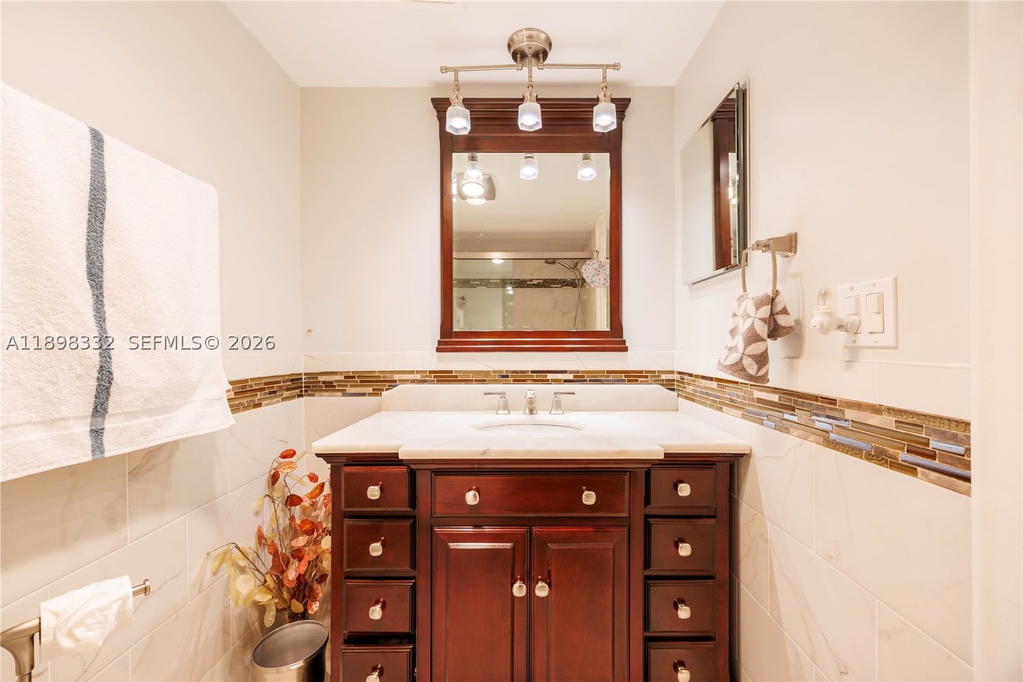 Real estate property located at 4750 22nd Ct #211, Broward, Castle Apartments 11 Cond, Lauderhill, FL