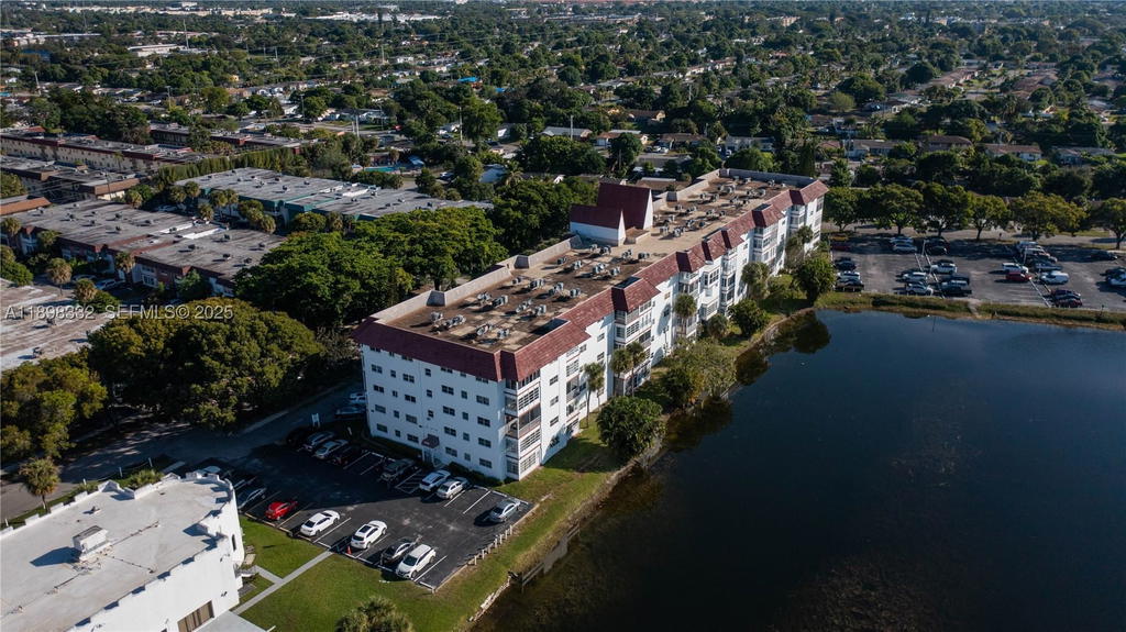 Real estate property located at 4750 22nd Ct #211, Broward, Castle Apartments 11 Cond, Lauderhill, FL