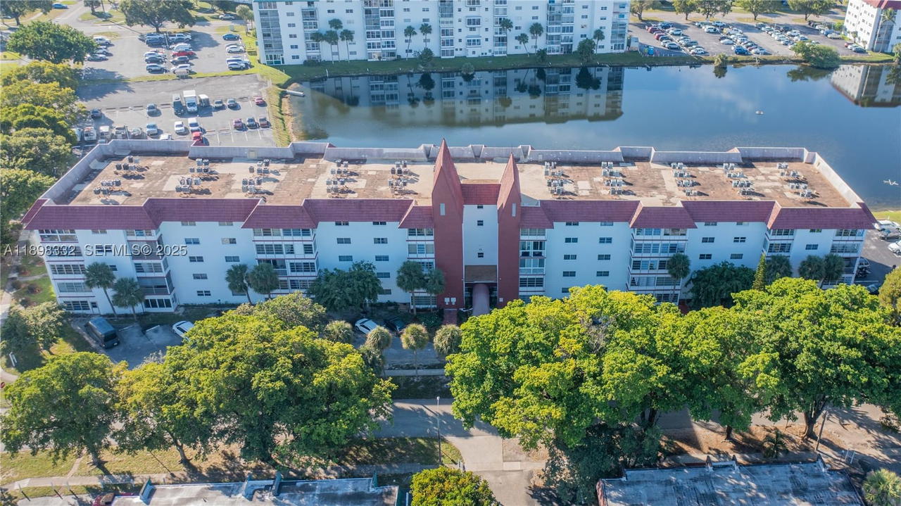 Real estate property located at 4750 22nd Ct #211, Broward, Castle Apartments 11 Cond, Lauderhill, FL